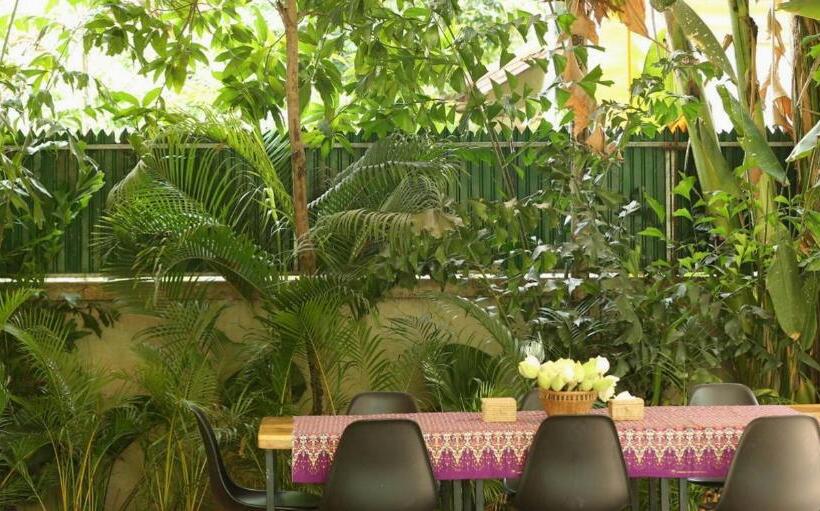 تختخواب و صبحانه Enkosa 4 Bedroom Wooden Luxury House