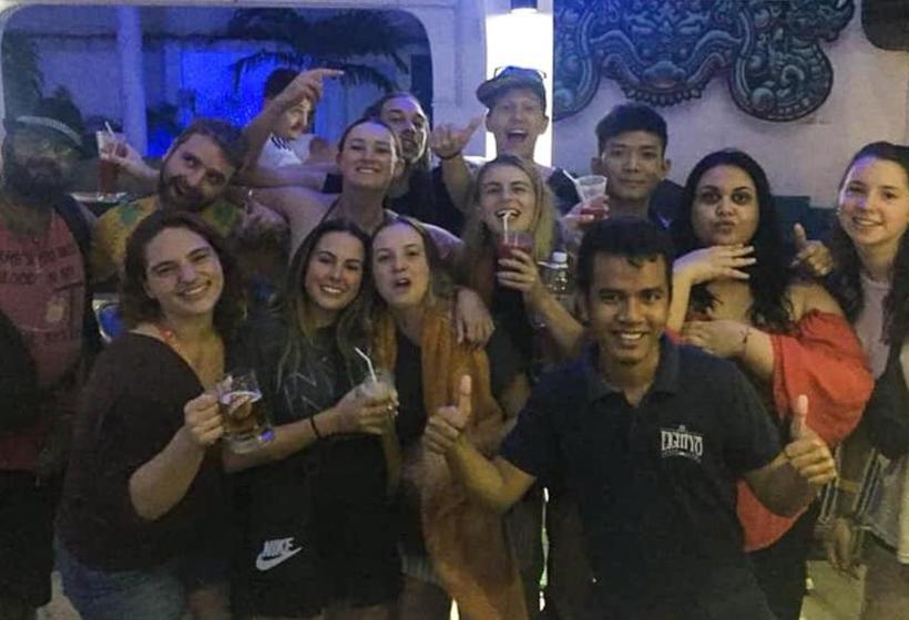 Eighty8 Backpackers  Hostel