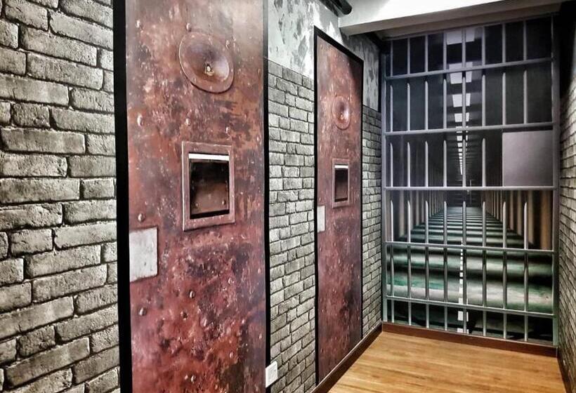 هاستل Escapade Prison Suites Petaling Jaya