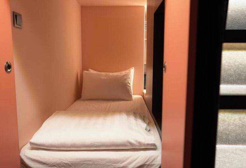 هتل Capsule Transit Klia 2    International Departure, Satellite Building, Level 2