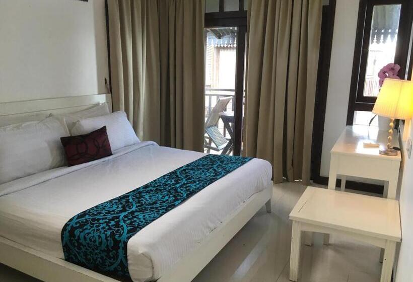 منتجع The Lagoon Water Chalet