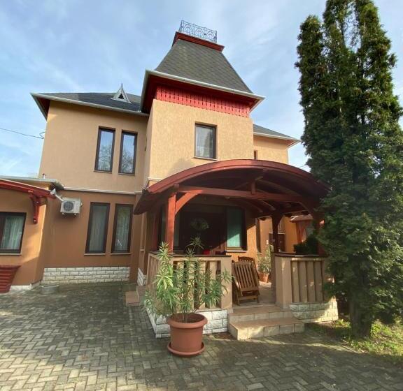 مبيت وإفطار Fehér Hattyú Panzió