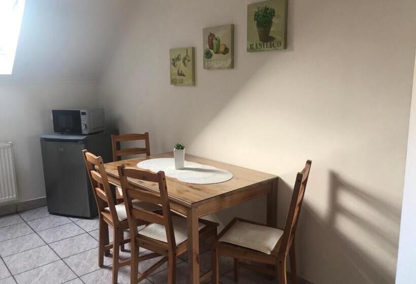 ベッドアンドブレックファースト Judit Vendégház