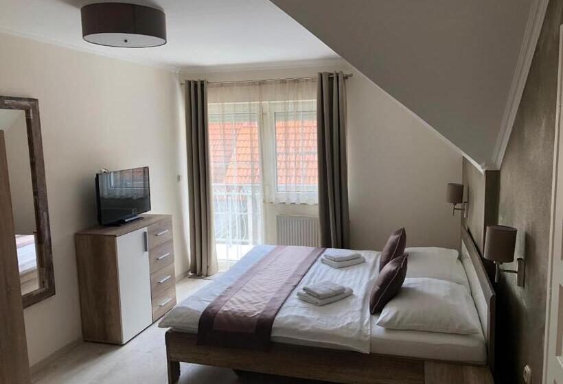 ベッドアンドブレックファースト Judit Vendégház