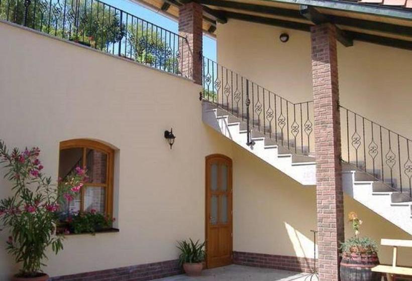 Bed and Breakfast Sárosdi Pince és Panzió