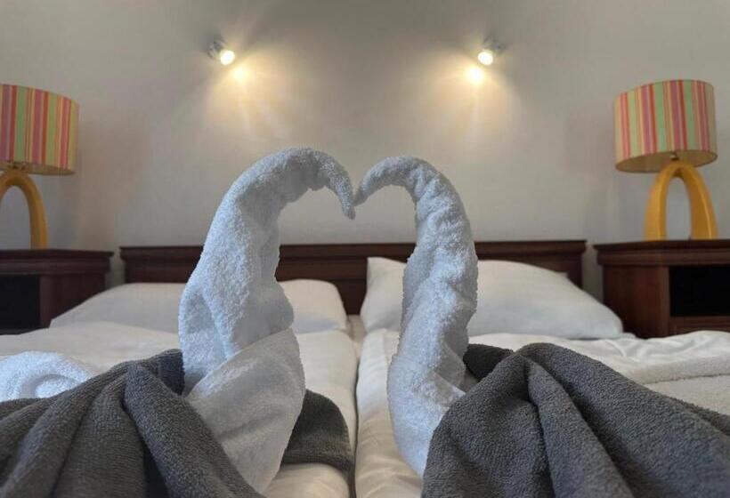 ホテル Boni Családi Wellness