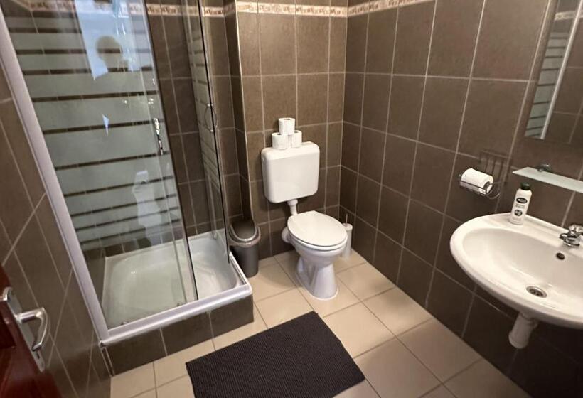 ホテル Boni Családi Wellness