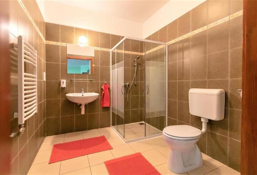 ホテル Boni Családi Wellness