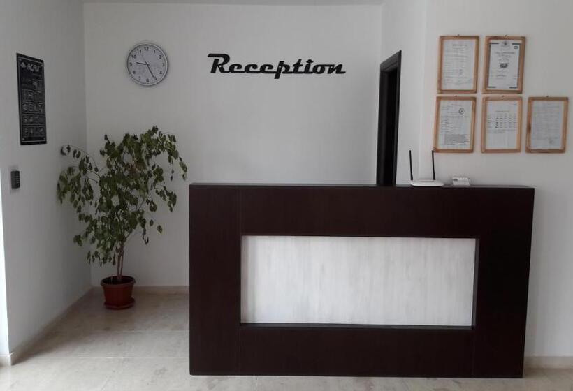 Family нouse  нotel Asai