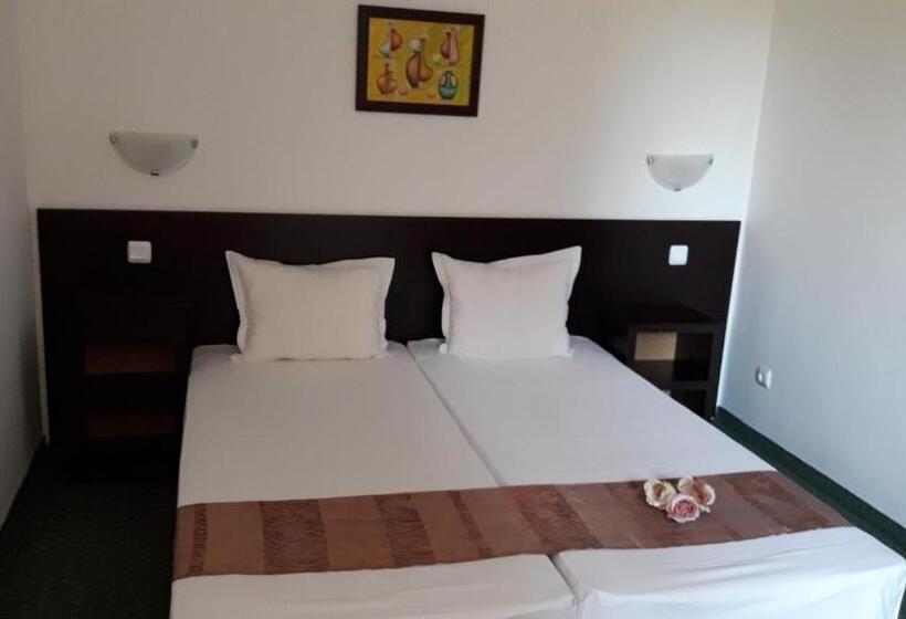 Family нouse  нotel Asai