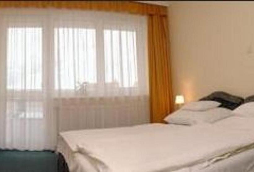 فندق Kincsem Wellness