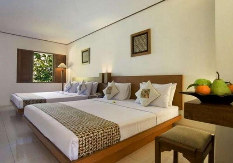 هتل Nyiur Indah Beach