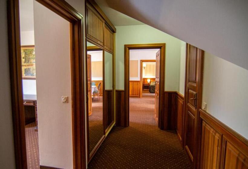 Kastélyhotel Sasvár Resort