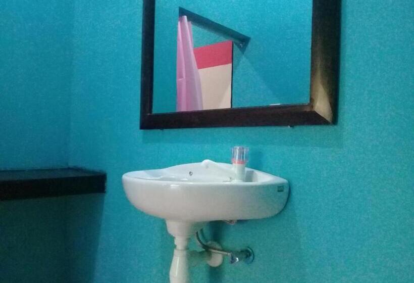 پانسیون Breeze Hostel