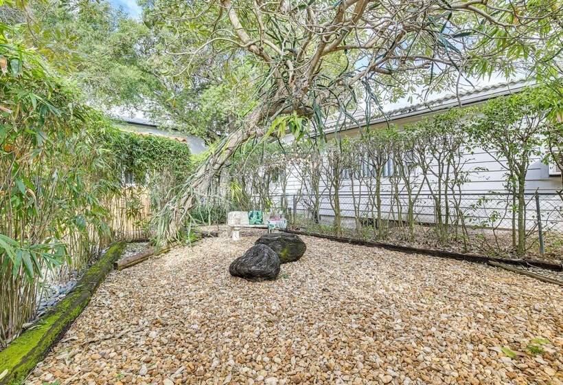 Biscayne Park Home   Near Miami Beaches & Golfing
