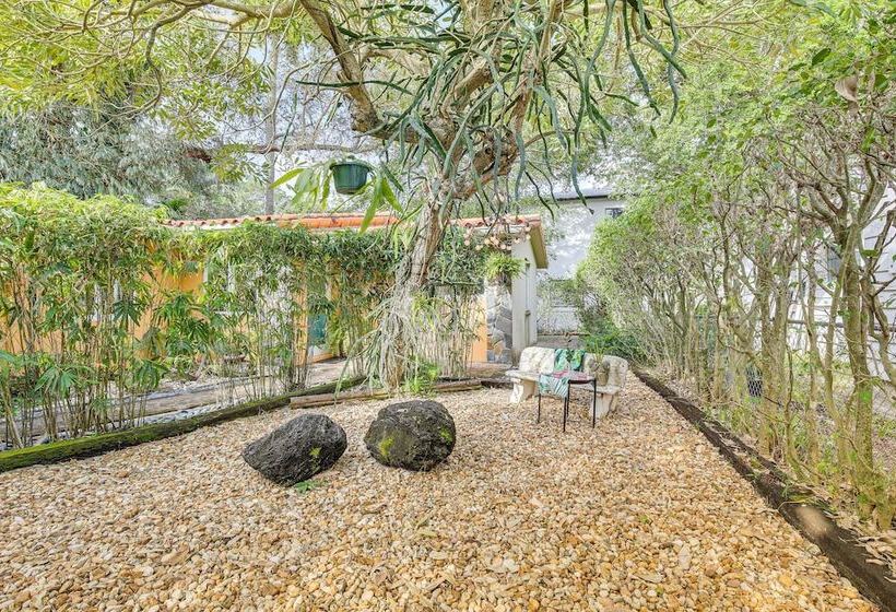 Biscayne Park Home   Near Miami Beaches & Golfing