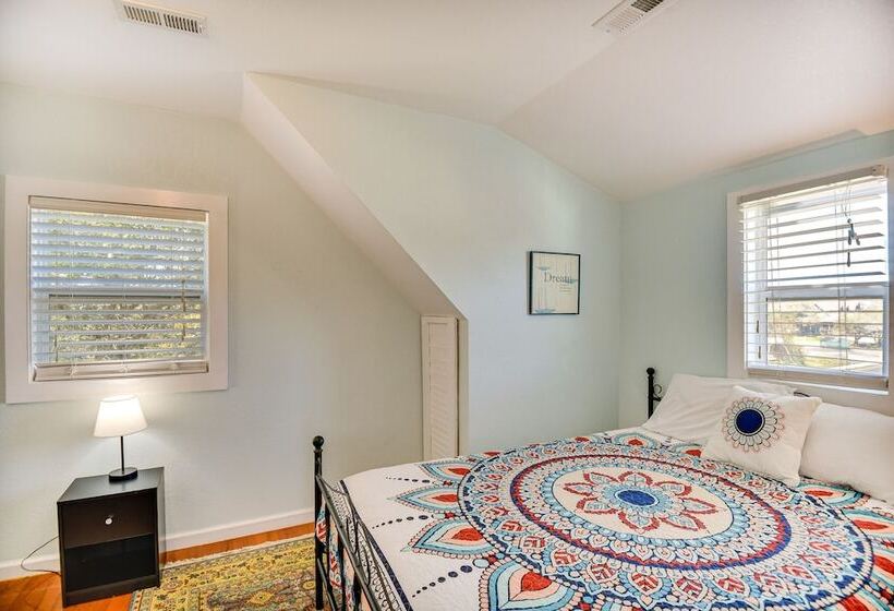 Charming Frisco Cottage < 2 Mi To Beaches!