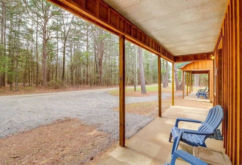 0.5 Mi To Lake: Patio At Heber Springs Cabin!