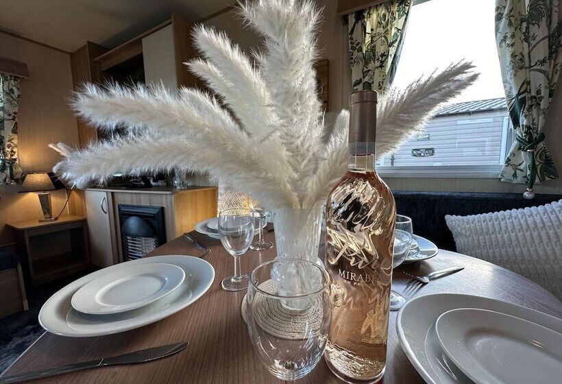 ホテル Beautiful 3 Bedroomed Lodge In Mablethorpe