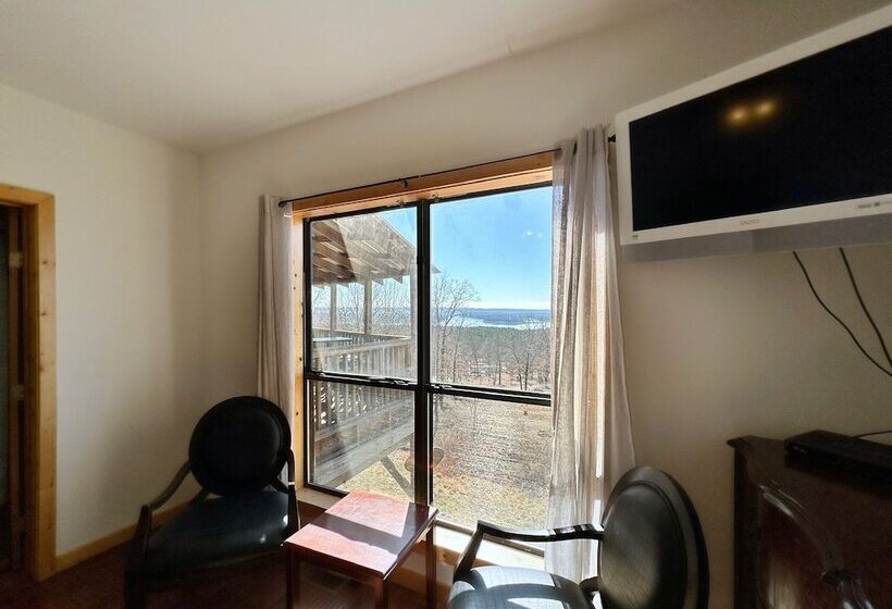 فندق Blue Clouds Rv & Cabins Resort