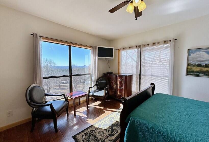 فندق Blue Clouds Rv & Cabins Resort