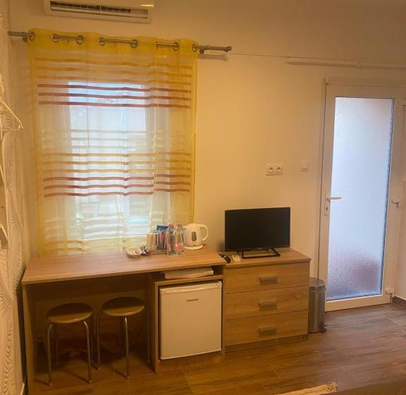 فنادق الكبسولة Beugró Lak