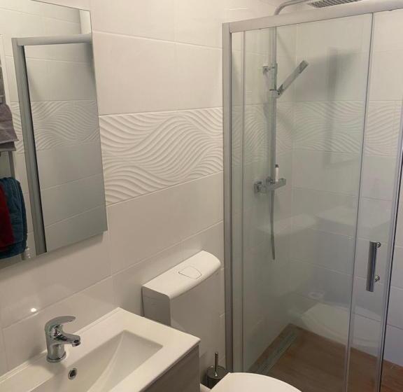 فنادق الكبسولة Beugró Lak