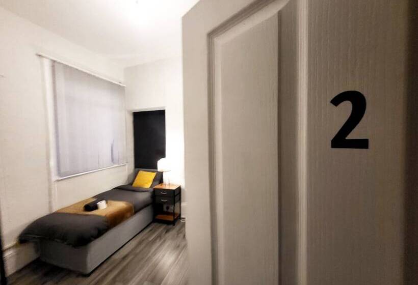 هتل Stay Sleep Rest   Grove Haven