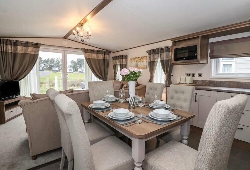 فندق Whispering Willows 2 Bed Lodge In Scarborough