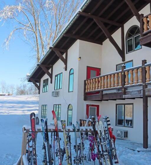 فندق Whitecap Mountains Resort
