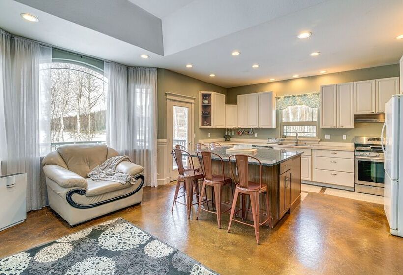 Inviting Wasilla Vacation Rental: 6 Mi To Big Lake