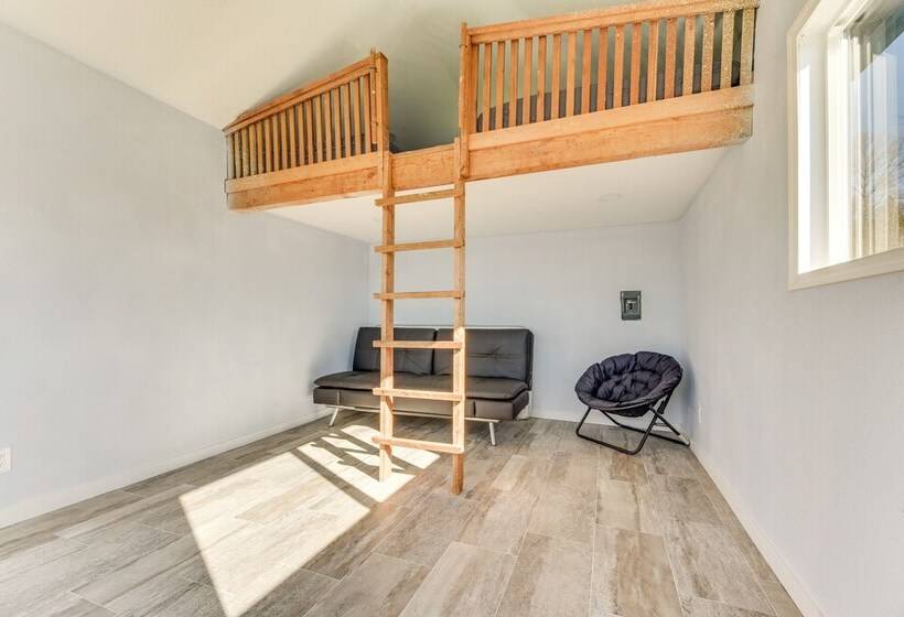 Lakefront Roy Cabin ~ 40 Mi To Mount Rainier!