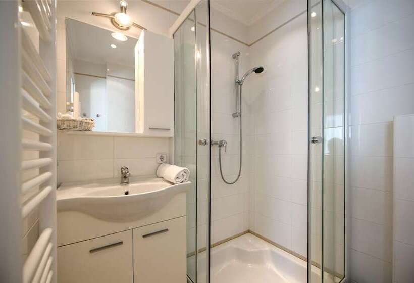 بنسيون Apartments And Room Marko