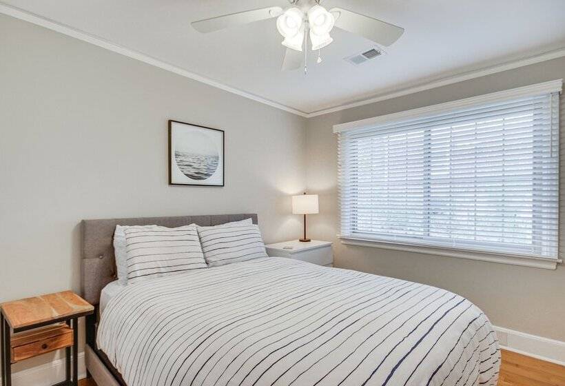 Updated Columbia Home W/ Patio   4 Mi To Usc!