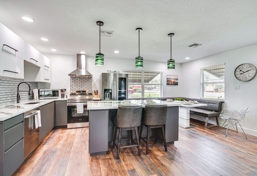 Updated Punta Gorda Home ~ 1 Mi To Laishley Park!