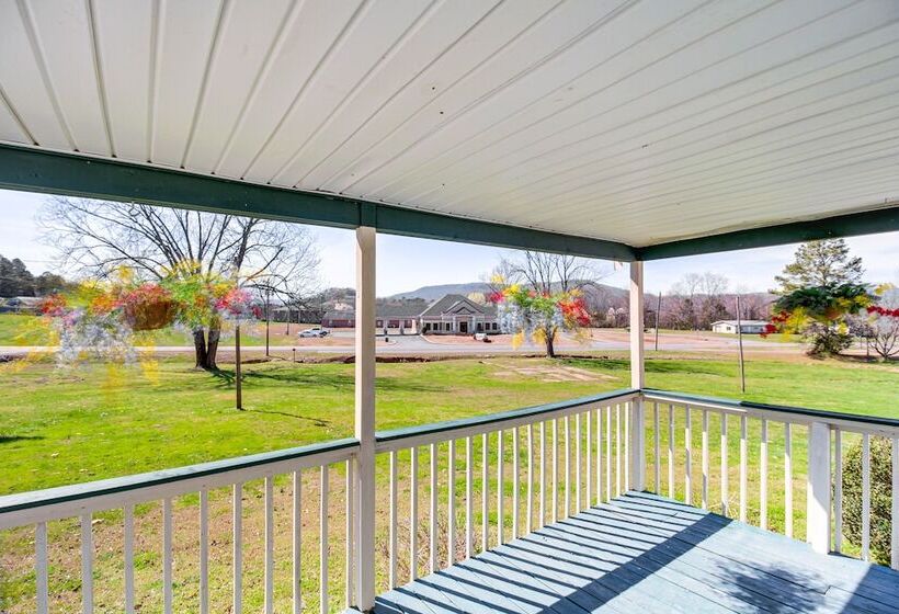 Valley View Lodge  Rural Home In Bridgeport!