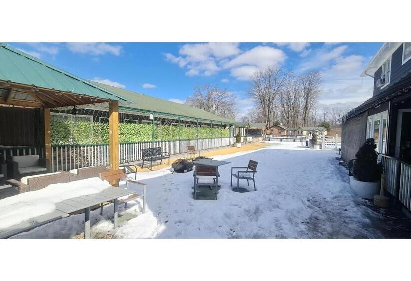 Werry S Cottages Motel & Pub By Oyo East Stroudsburg Poconos