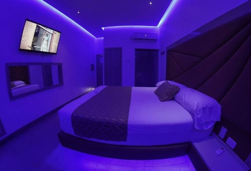 هتل Byhours Astor