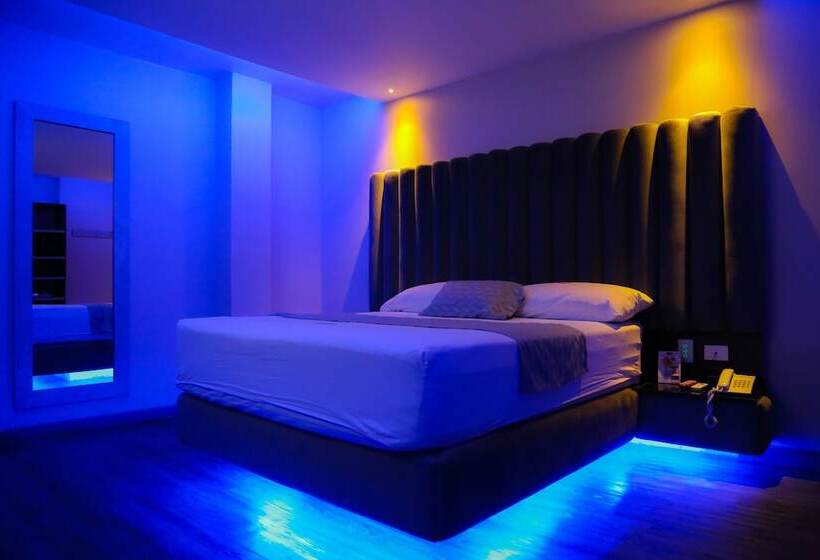 هتل Byhours Astor