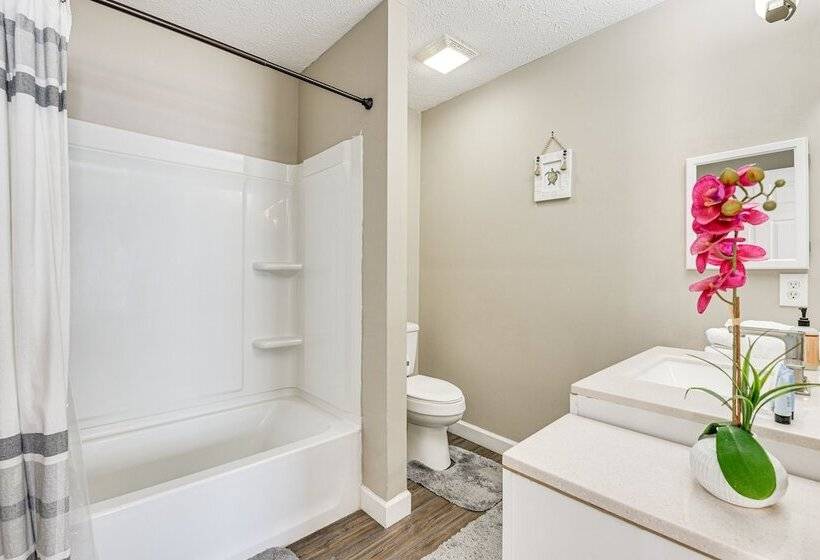 Charming Pcb Home ~ 1 Mi To Beach Access!