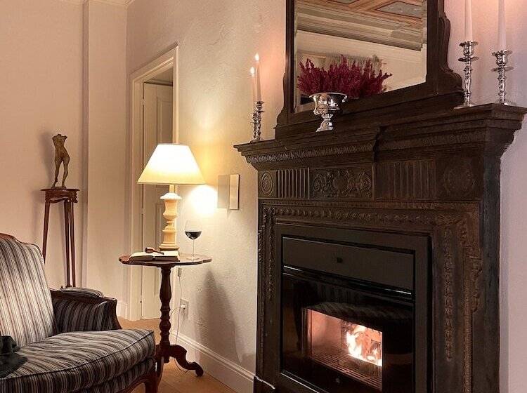 فندق فئة نجمة واحدة Burlamacchi Villas