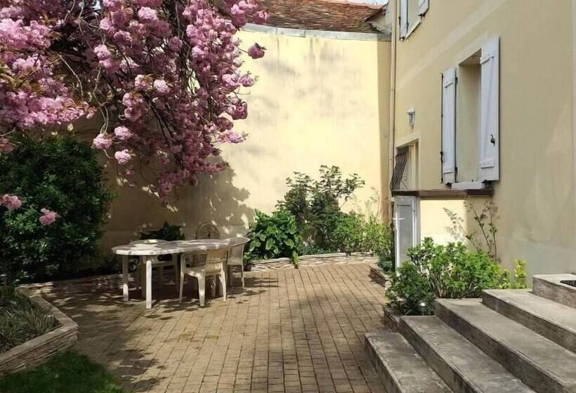 Отель La Maison Coco à 8min De Disneyland Paris