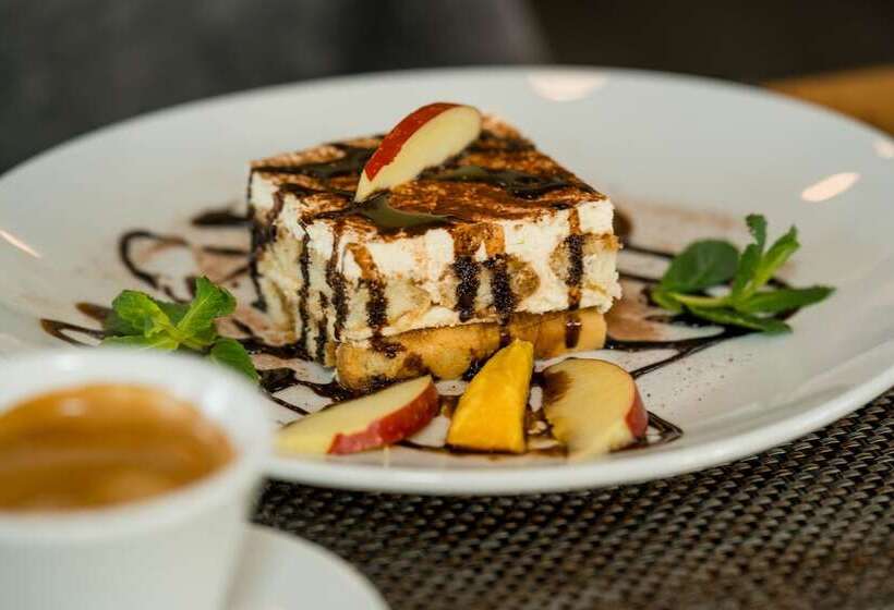 Отель Roca Restaurant Und