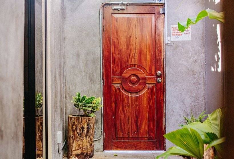 مسافرخانه La Escondida H