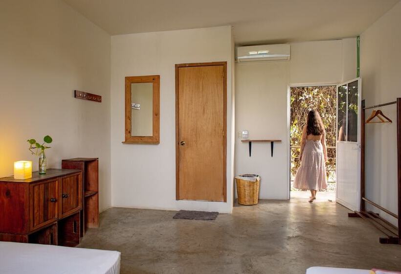 مسافرخانه La Escondida H