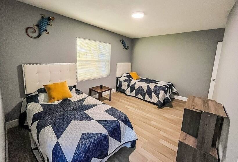 بنسيون Modern Space In The Heart Of Tampa