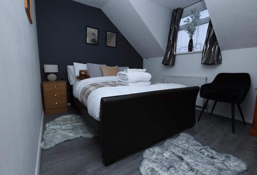 דירת נופש Beautiful 4 Bed House In Erith