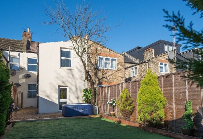 レジデンス Charming 1 Bed House In London