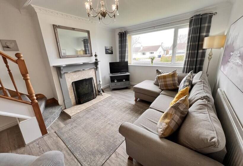 דירת נופש Blue Sky  2 Bedroom Enclosed Garden Parking, Wifi