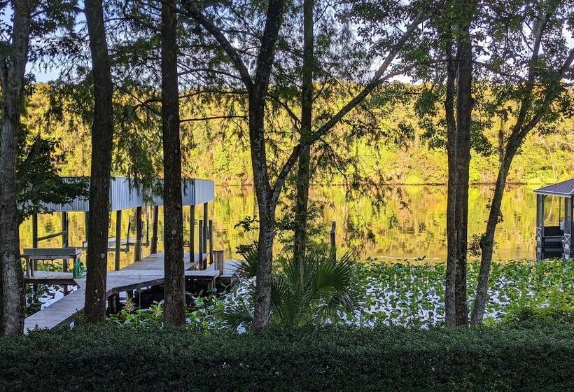 The Otter House On Suwannee River Near Cedar Key